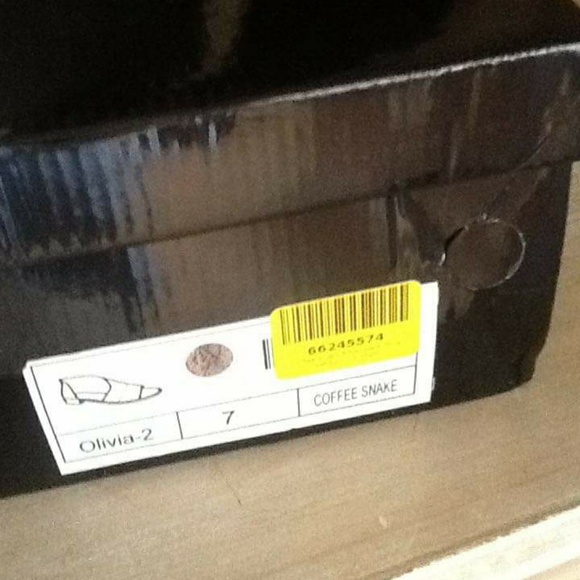 Shoes - Picture 2 of 3